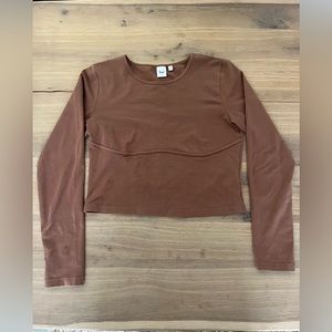 ARITZIA TNA Chill Eclipse Longsleeve